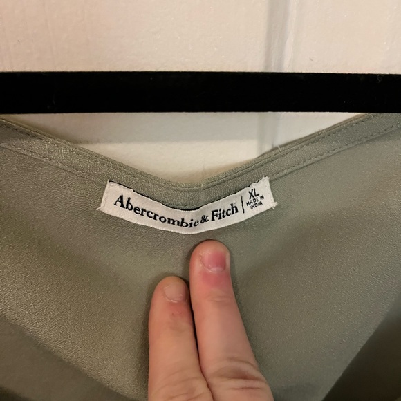 SOLD Abercrombie & Fitch Crop Top - Picture 4 of 5